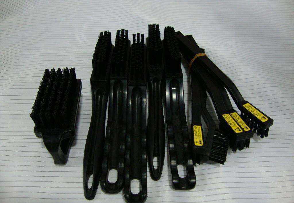 Anti-static brush