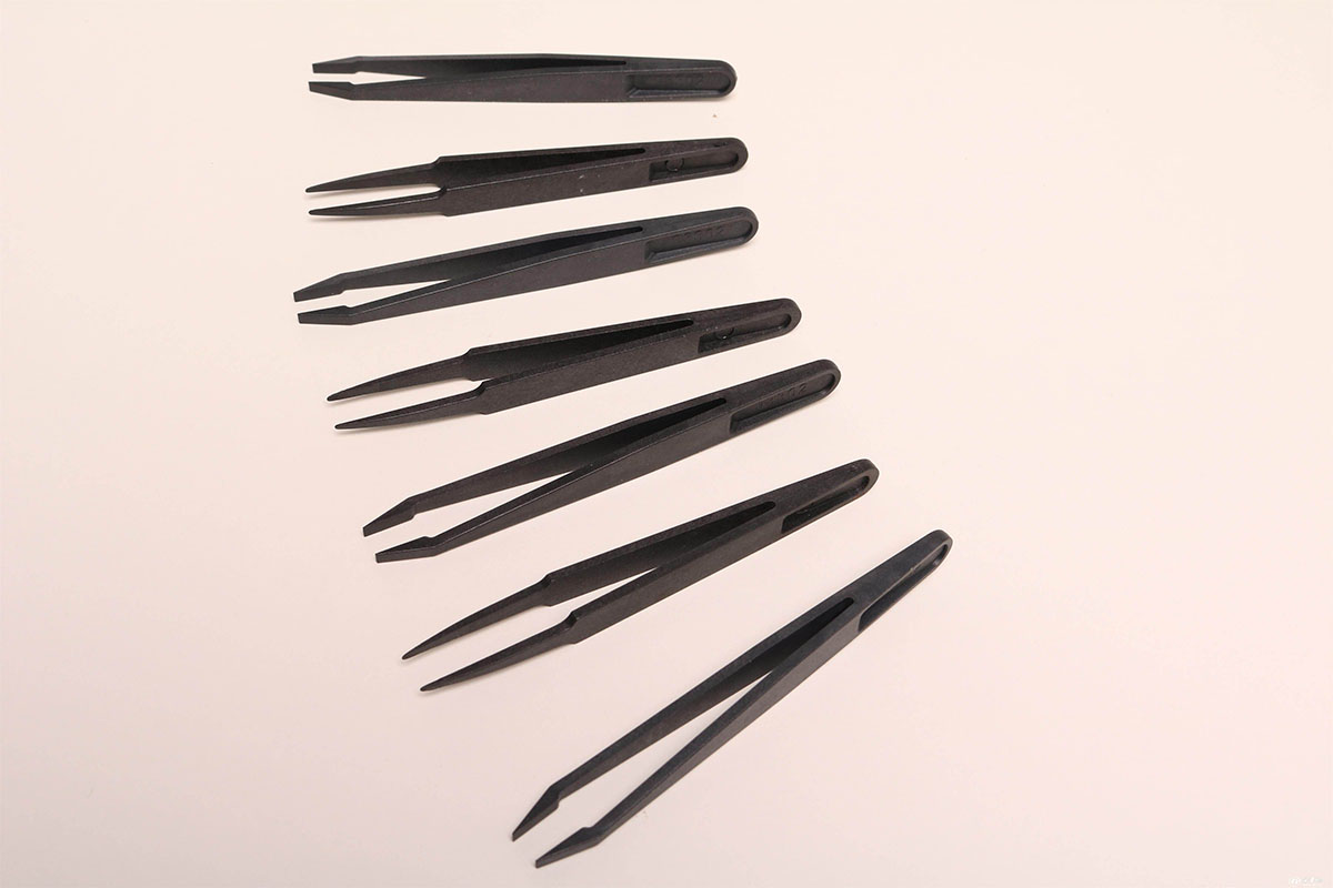 Anti-static tweezers