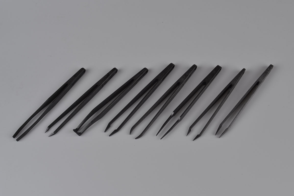 Anti-static tweezers